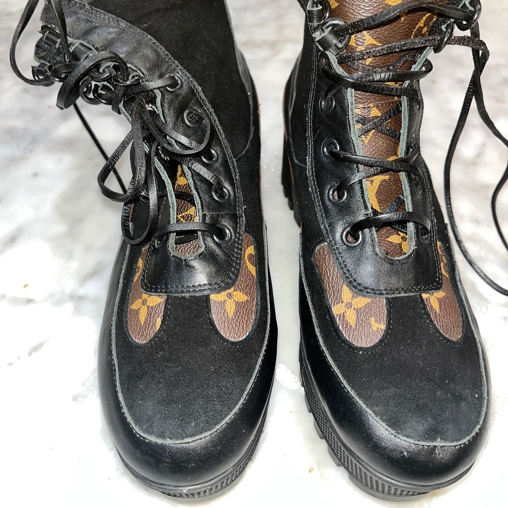 Louis Vuitton Laureate dessert boots
